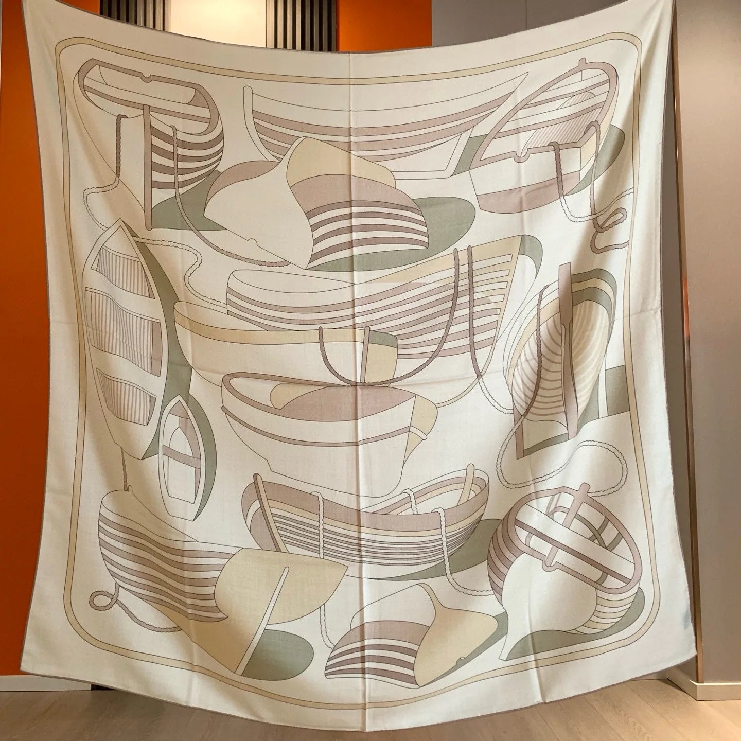 High-end 70% wool 30% mulberry silk scarf for women, handcrafted with rolled edges, 135*135 cm, a warm large shawl or scarf.