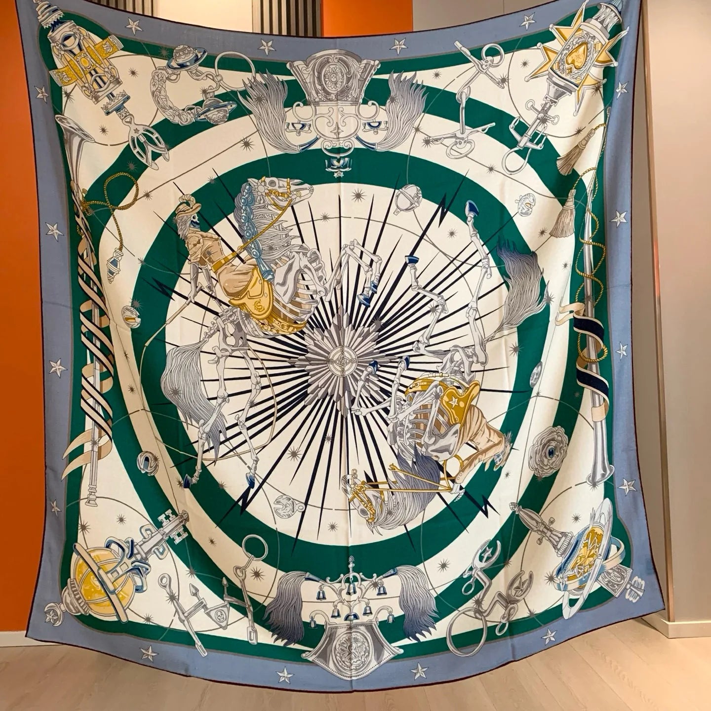 Luxurious design new silk and wool scarf for women, fashionable and warm, large shawl, square scarf, headscarf, 135x135cm