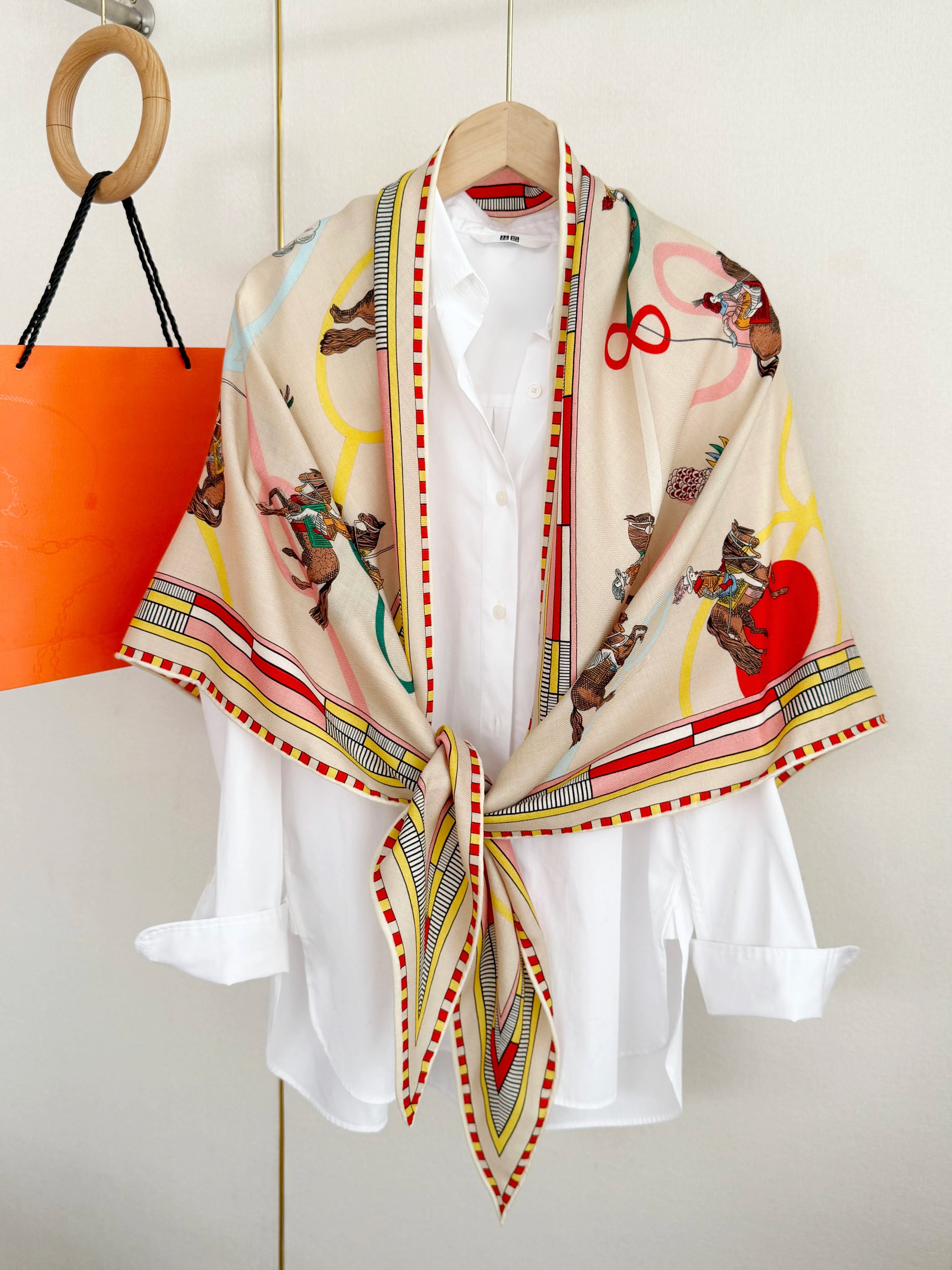 High-end New autumn and winter triangular wool and silk scarves, women's warm decorative shawls, scarves and headscarves
