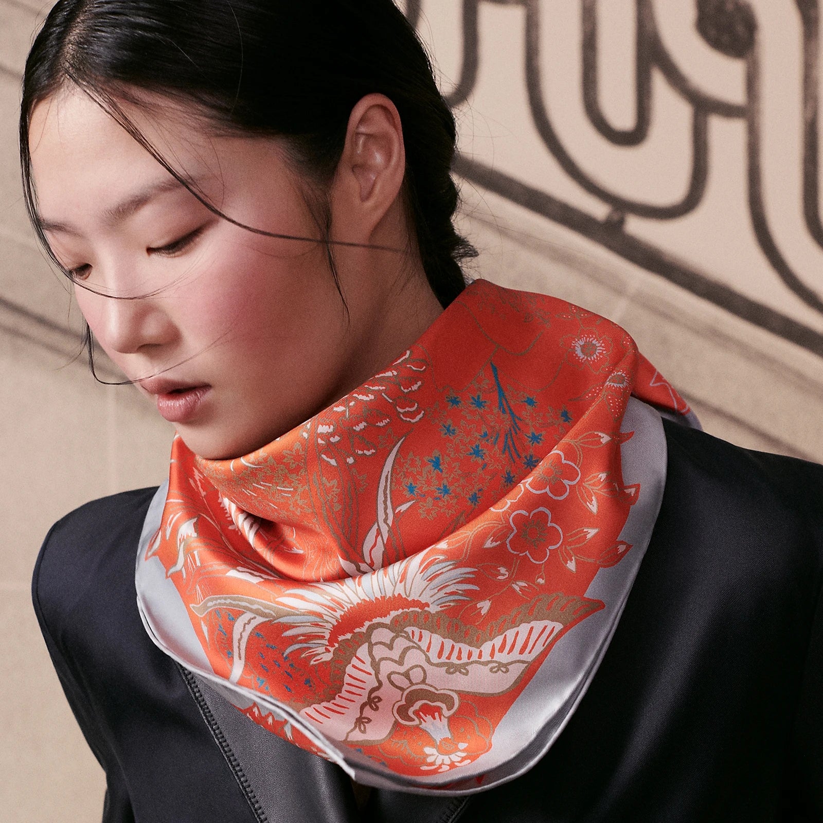 Two-color style 100% mulberry silk scarf for ladies square-shaped 90 in length floral pattern sun protection headscarf and shawl