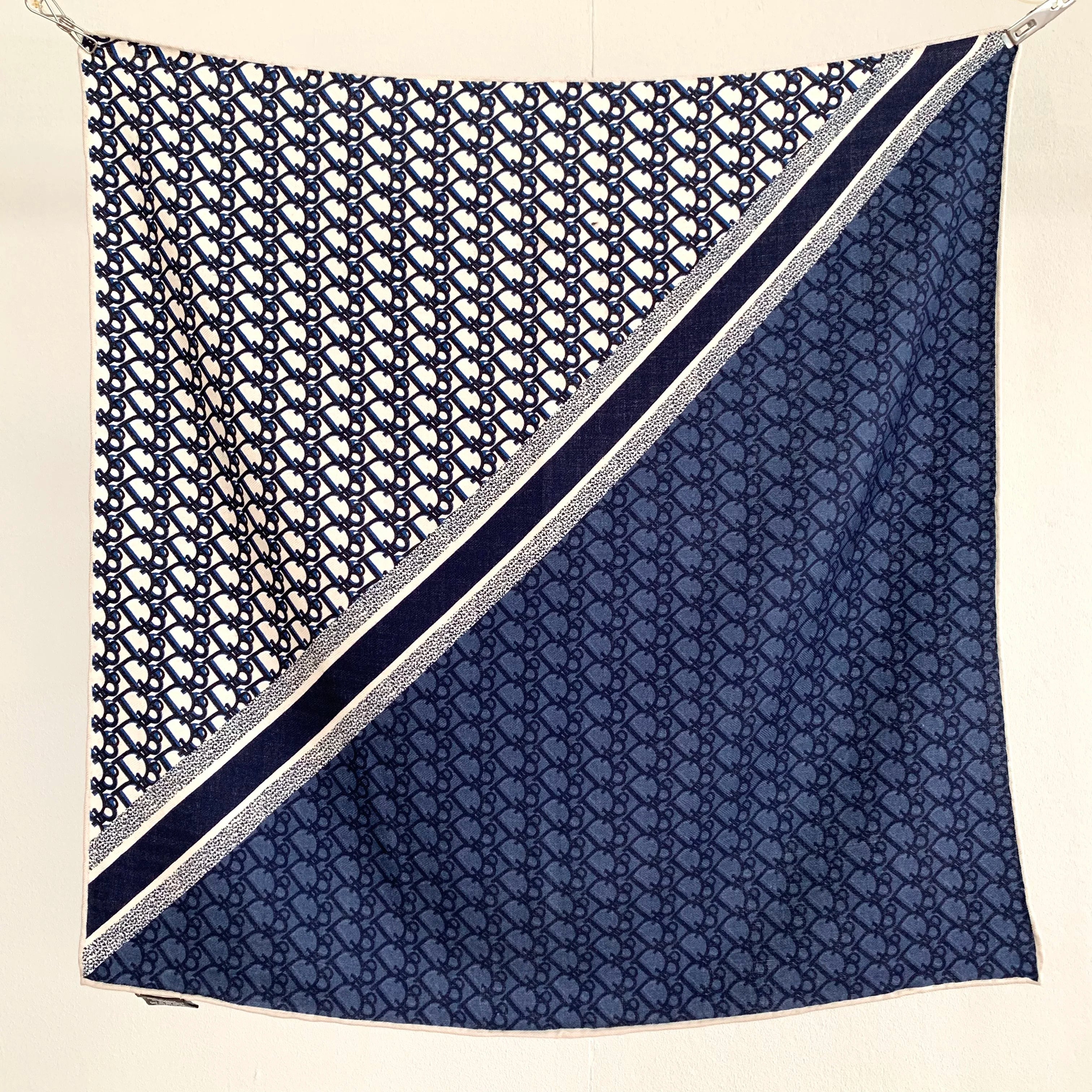 Letter pattern 30% silk 70% wool scarf for women, fashionable and versatile, warm scarf, 65*65cm, autumn and winter