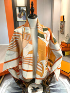 High-end 70% wool 30% mulberry silk scarf for women, handcrafted with rolled edges, 135*135 cm, a warm large shawl or scarf.