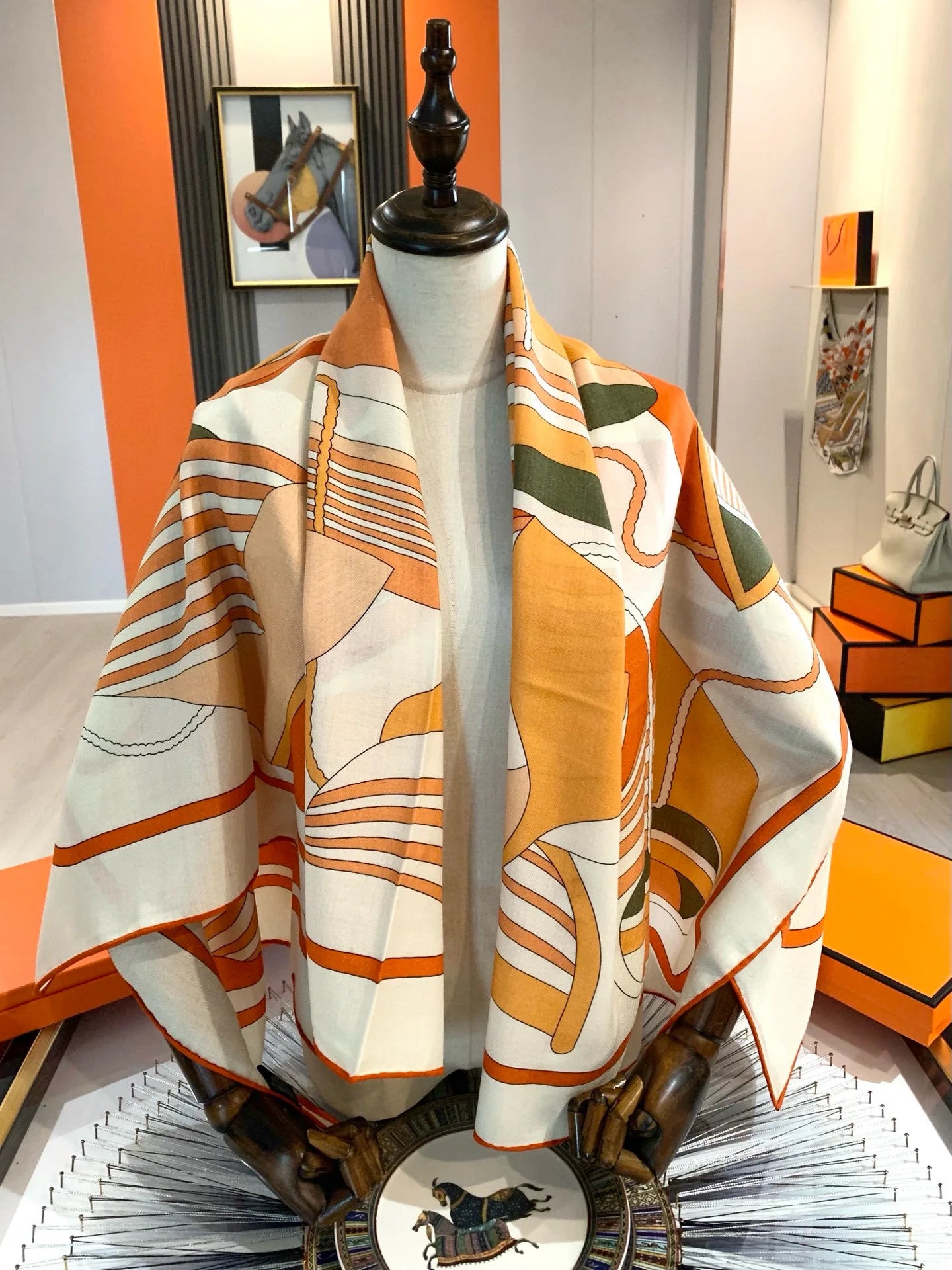 High-end 70% wool 30% mulberry silk scarf for women, handcrafted with rolled edges, 135*135 cm, a warm large shawl or scarf.