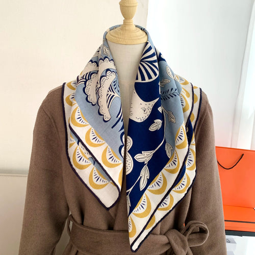 30% silk 70% wool scarf for women, 65*65 cm. Retro floral and bird pattern scarf. Essential for elegance. Handmade rolled edges.