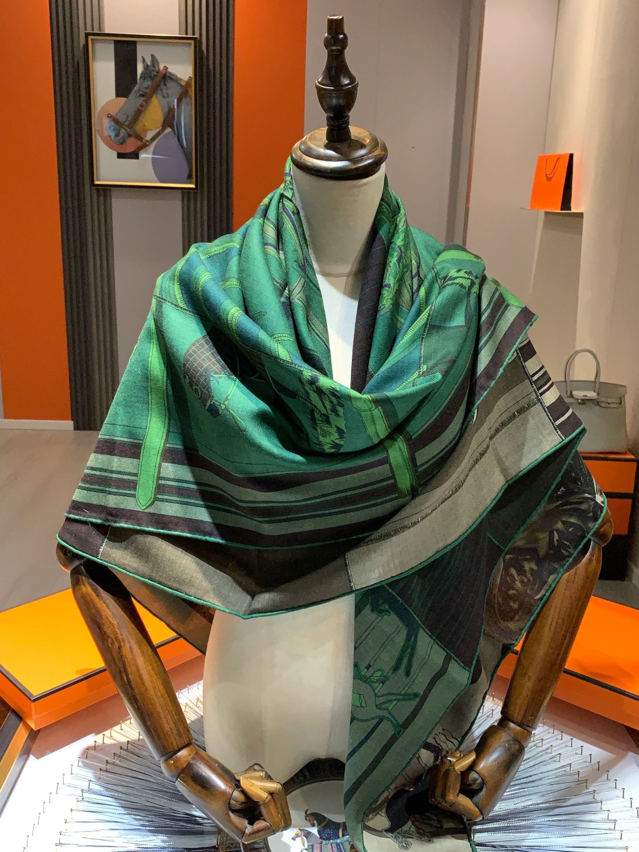 High-end double-sided differently colored wool and silk scarf for women, 135*135cm, fashionable and warm large shawl, scarf