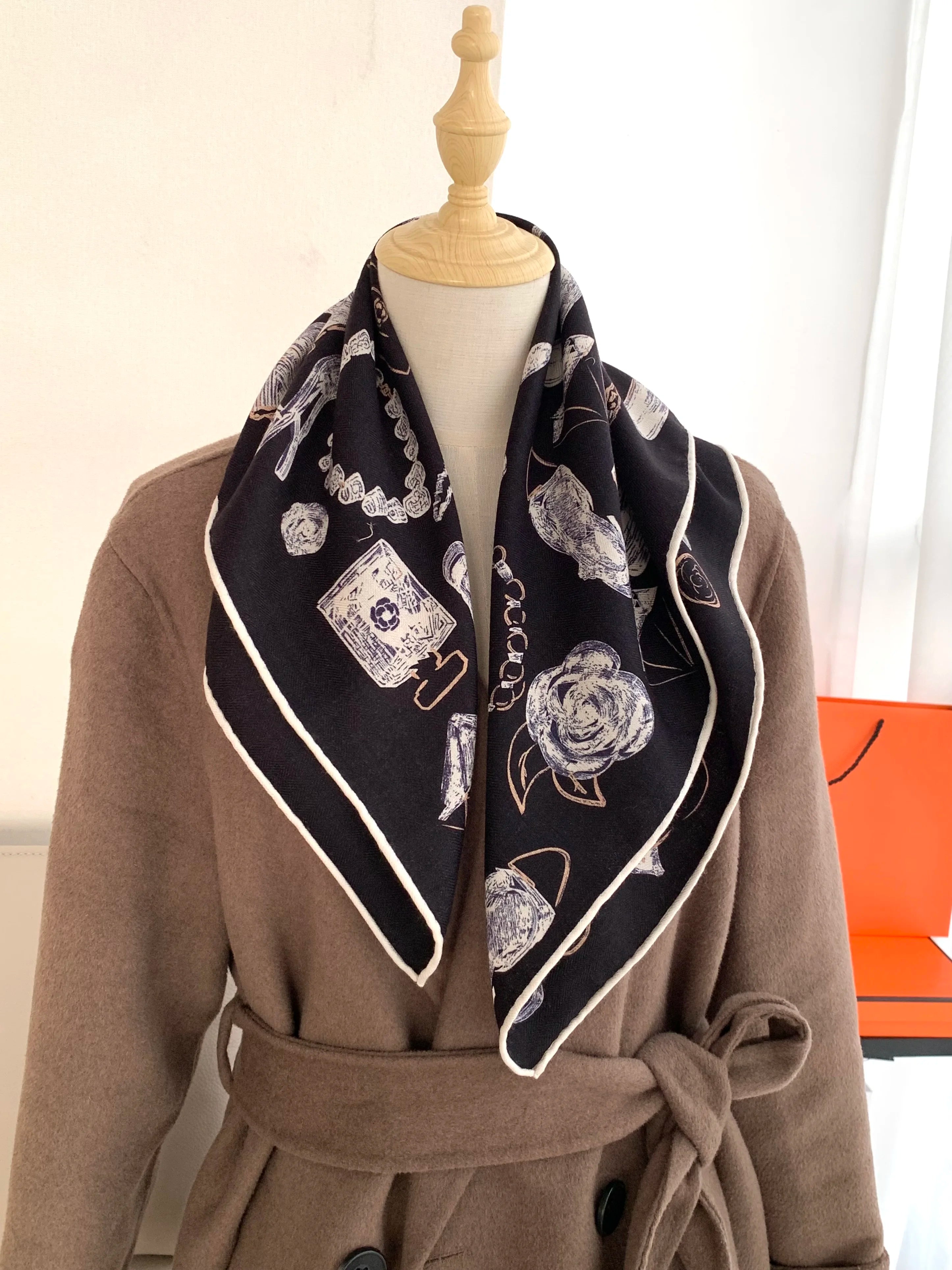New Spring 70% wool and 30% silk decorative shawl, French-style, warm headscarf, square scarf