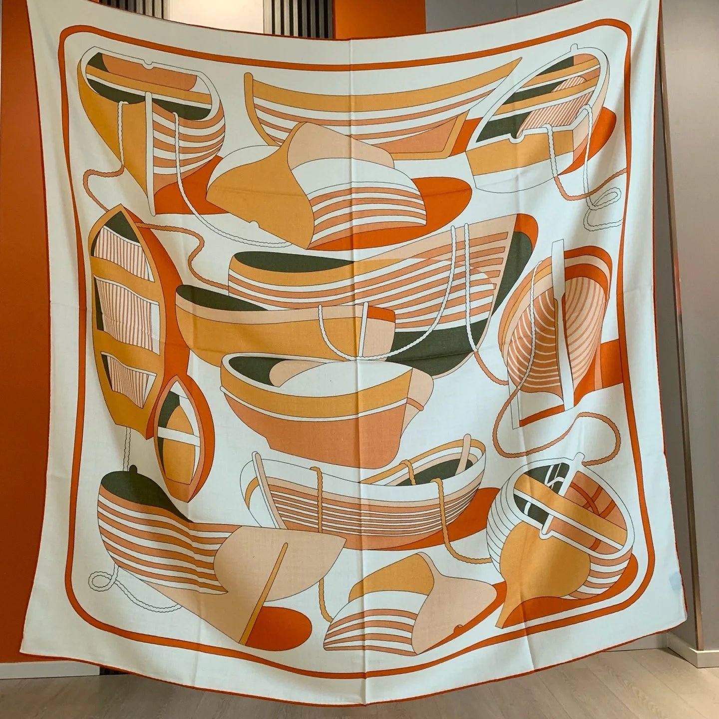 High-end 70% wool 30% mulberry silk scarf for women, handcrafted with rolled edges, 135*135 cm, a warm large shawl or scarf.