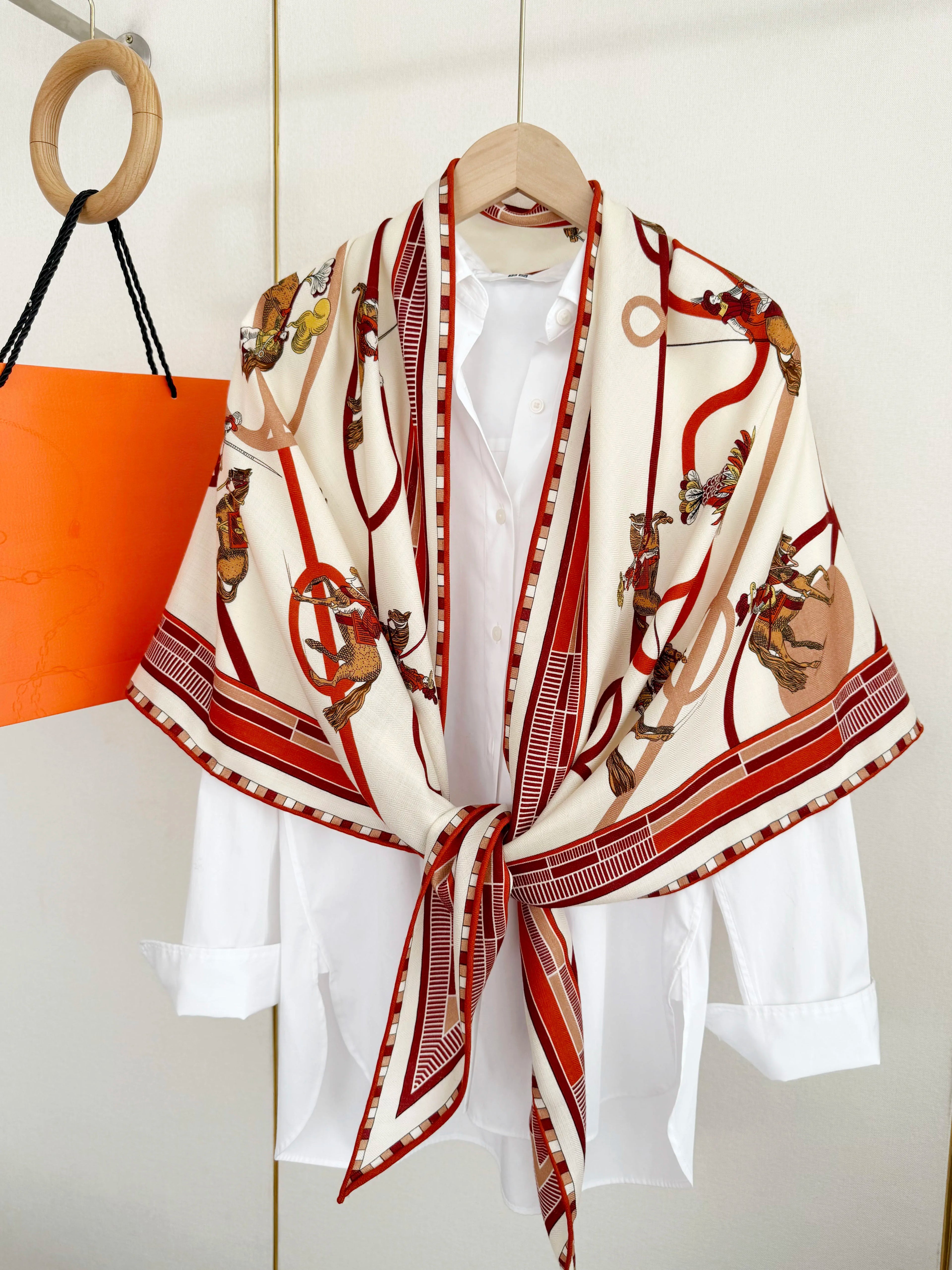 High-end New autumn and winter triangular wool and silk scarves, women's warm decorative shawls, scarves and headscarves