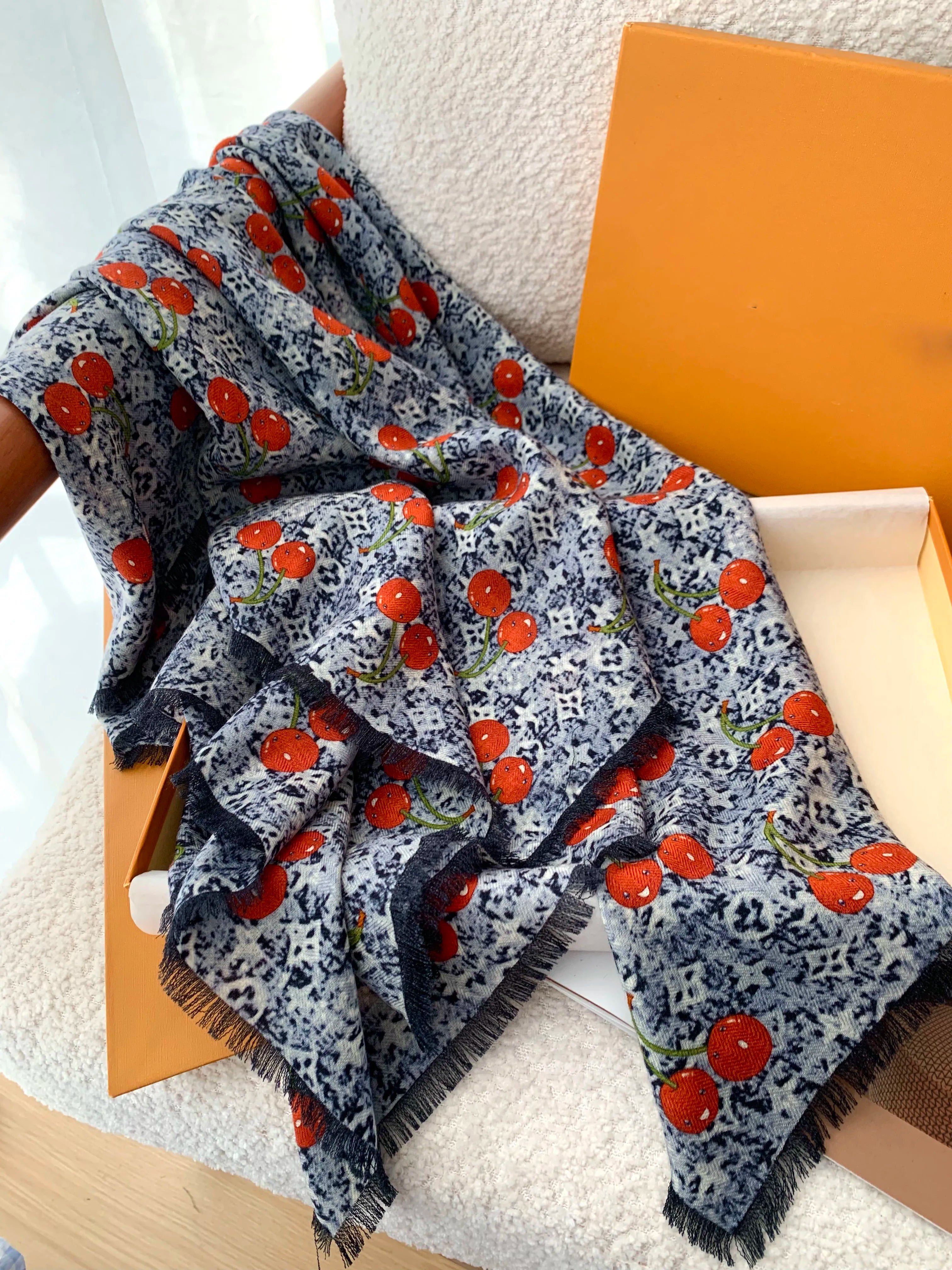 New autumn and winter styles: 70% wool and 30% silk scarf, retro cherry print, fashionable shawl, scarf, women's warm decoration