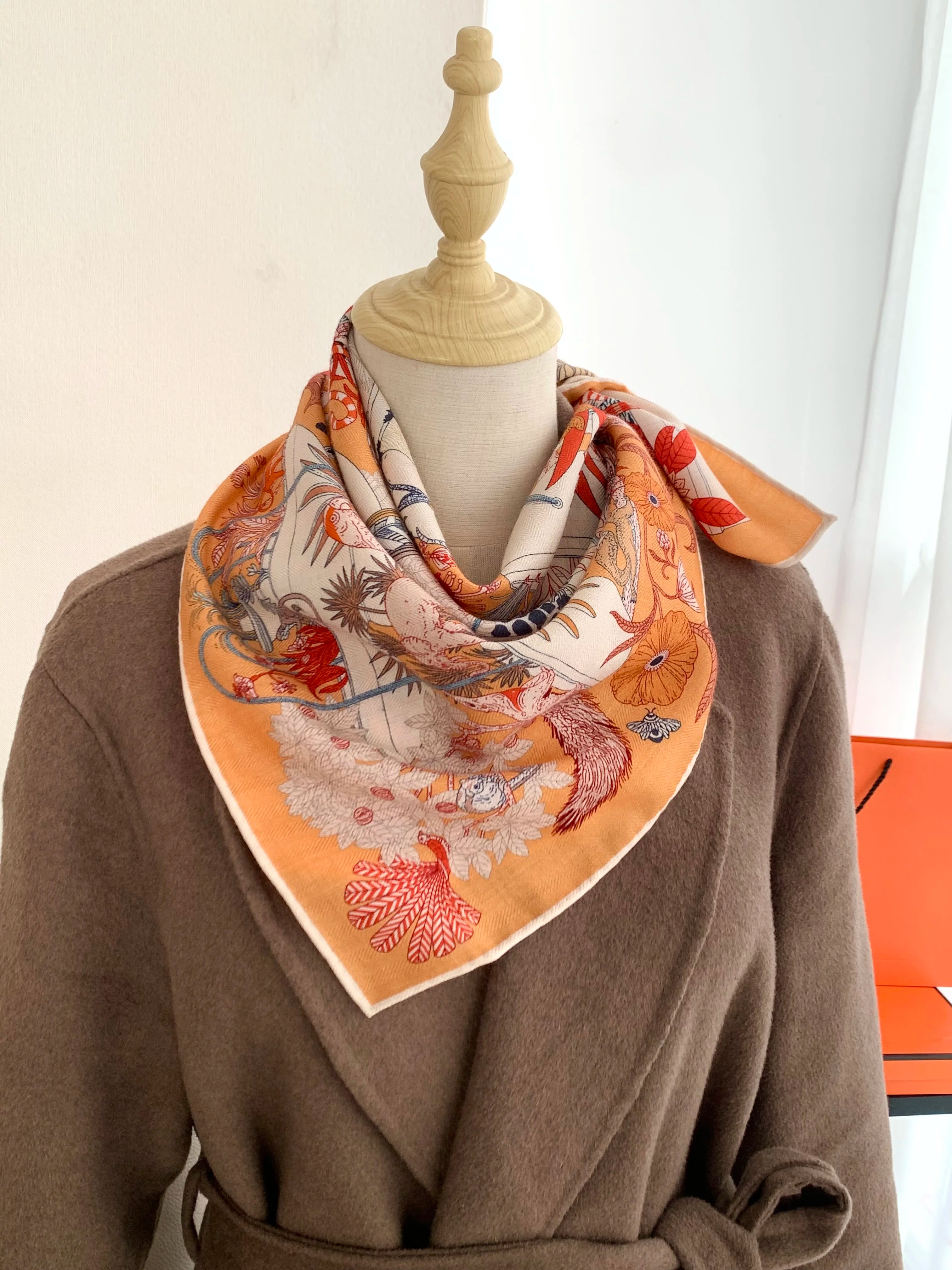 Rare Treasures Park Premium Wool and Silk Scarf for Women - 70cm Square Towel, Elegant and Warm Decorative Shawl