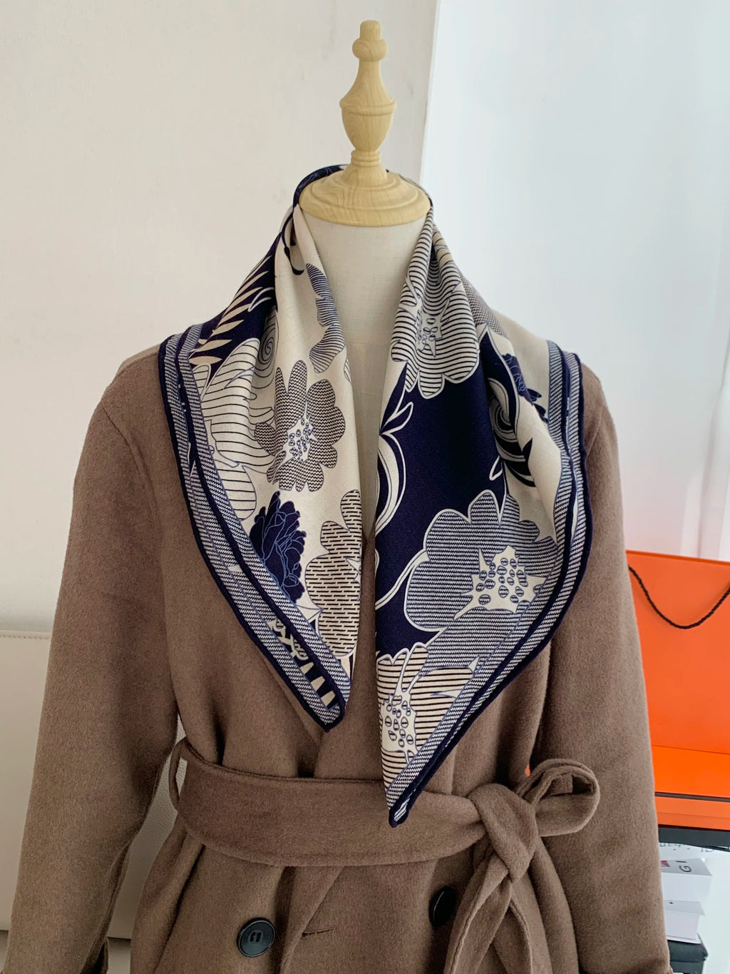 Luxurious design silk and wool scarf for women in floral style, square shape, warm-keeping neckband shawl, 65*65 cm