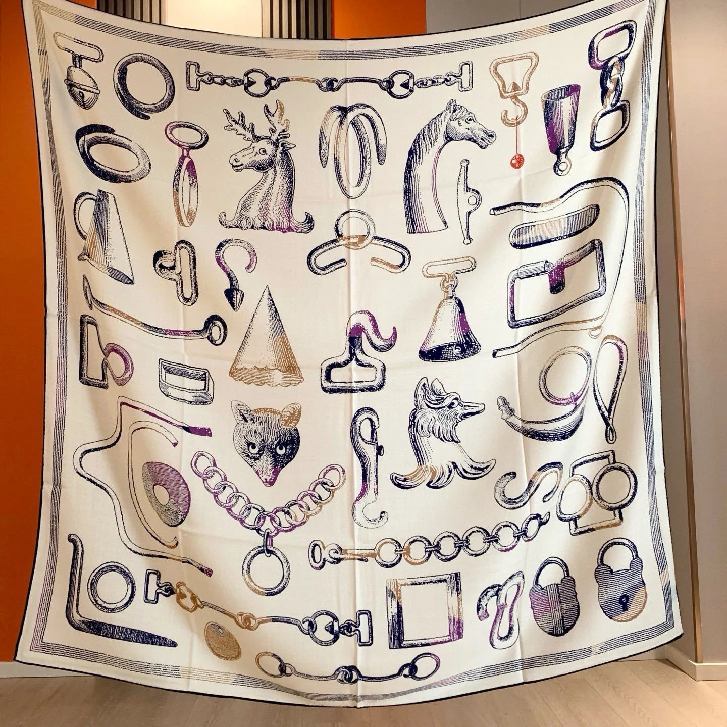 High-end 70% wool 30% mulberry silk scarf for women, handcrafted with rolled edges, a warm large shawl or scarf135*135 cm
