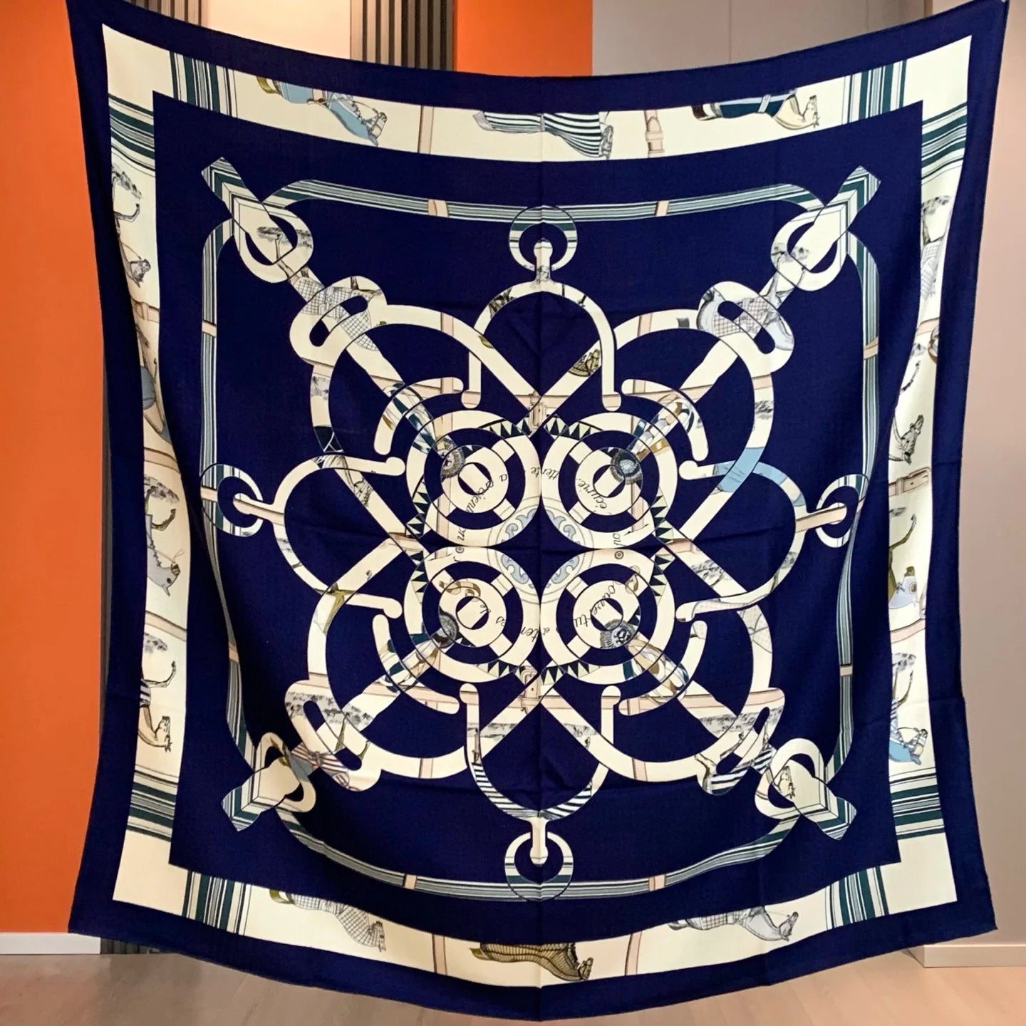 High-end double-sided same-color silk and wool scarf 30% silk and 70% wool, a high-end warm shawl for ladies, headscarf