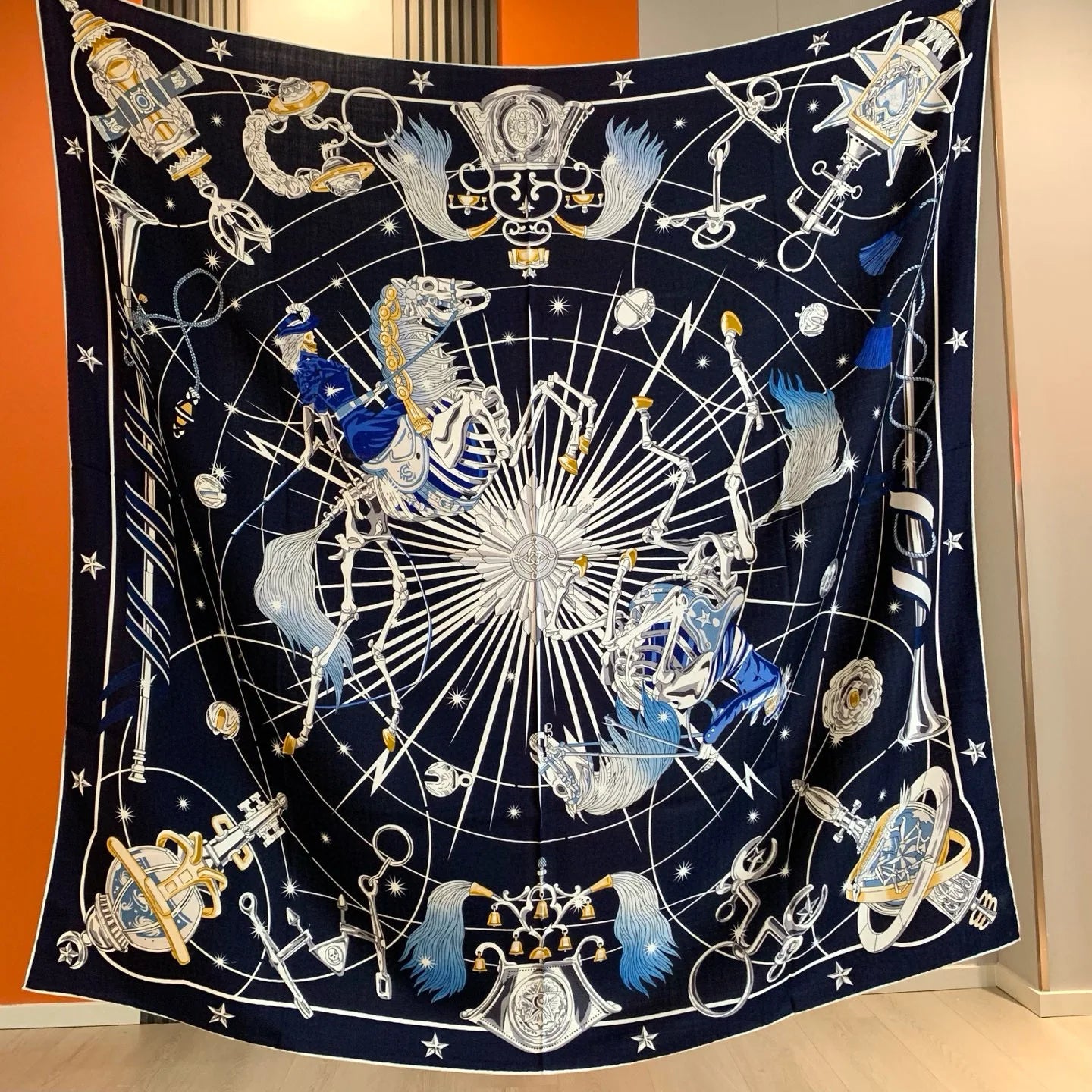 Luxurious design new silk and wool scarf for women, fashionable and warm, large shawl, square scarf, headscarf, 135x135cm